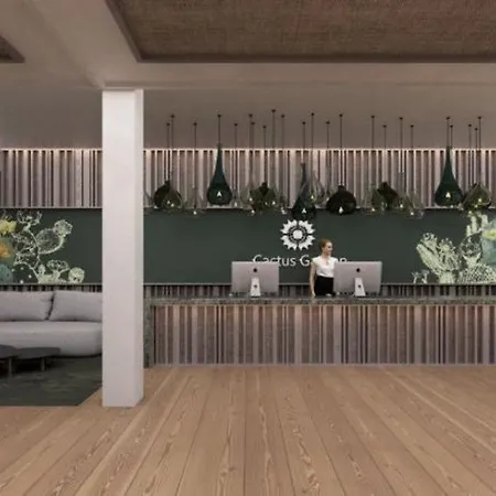 Hotel Fergus Cactus Garden