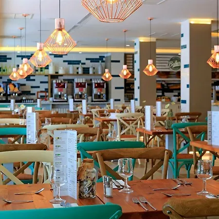 Fergus Cactus Garden Hotel 4*