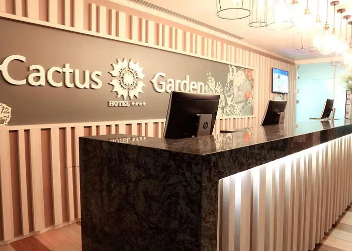 Fergus Cactus Garden فندق 4*