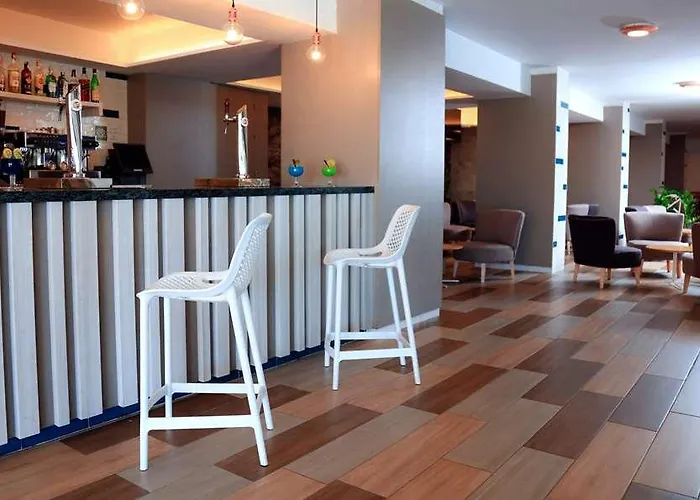 Fergus Cactus Garden مورو ذيل خابلِ