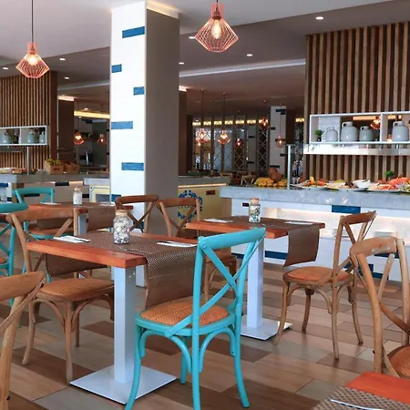 Fergus Cactus Garden Hotel 4*