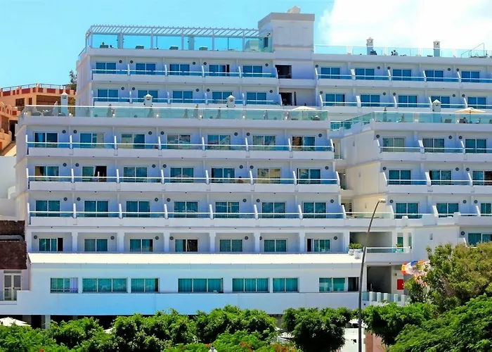 Fergus Cactus Garden Hotel