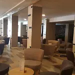 Fergus Cactus Garden Hotell